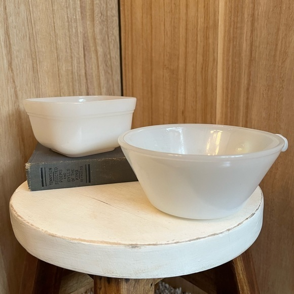 Fire king anchor hocking‎ milk glass handle soup bowl set - Picture 1 of 11